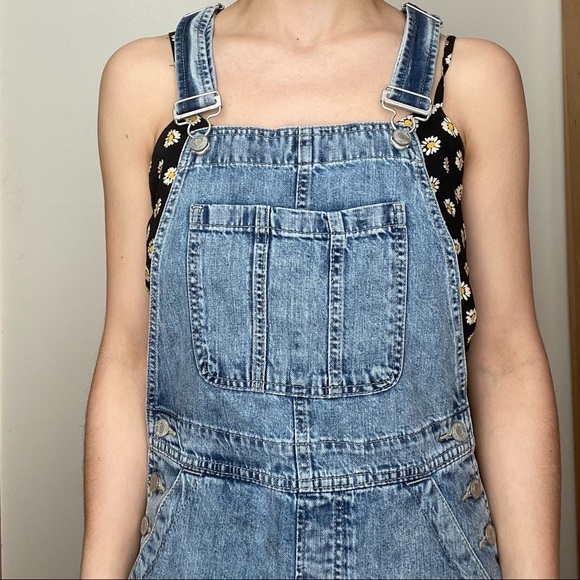 SOLD - (WO) Oversized Overall Shorts - Picture 3 of 8